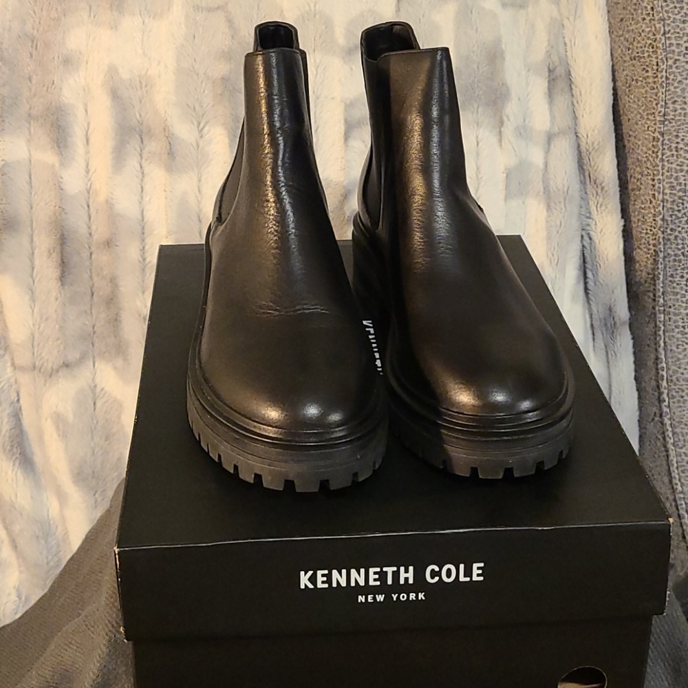 Black waterproof boots